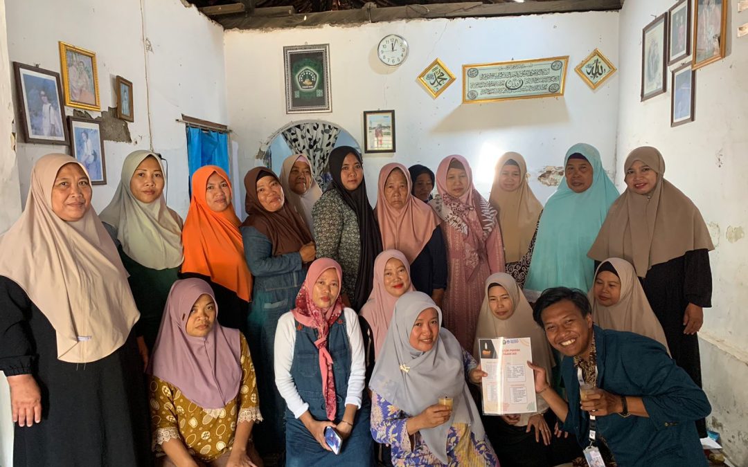 Efforts to improve MSMEs: UNDIP Chemistry students socialize with PKK women in Pendowo village to create new MSMEs, namely by making Aromatherapy Candles and Soap made from used cooking oil.