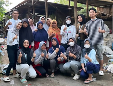 Small steps, big impact: UNDIP Chemistry Student invites Wonorejo Village PKK Mothers to Protect the Environment through Waste Sorting