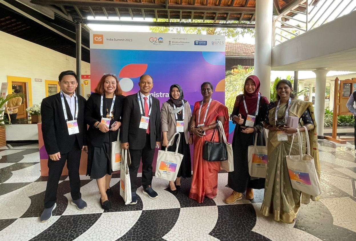 Chemistry Diponegoro Academic Participated in QS Summit India 2023